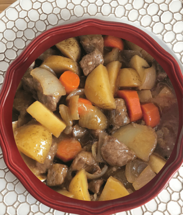 Slow Cooker beef pot roast on Meal Planning Mommies - Just 6 WW FreeStyle SmartPoints per serving!