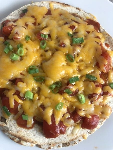 Double Decker Mexican Pizzas on Meal Planning Mommies - Just 7 WW FreeStyle SP per pizza!