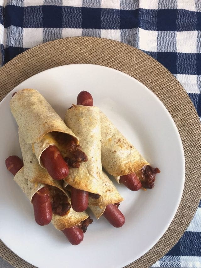 Chili Cheese Pigs in a Blanket for the free WW (formerly Weight Watchers) meal plan with FreeStyle SmartPoints. Printable grocery list included.