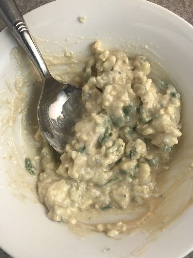 Delicious blue cheese sauce for the Pub-Style Turkey Burgers!